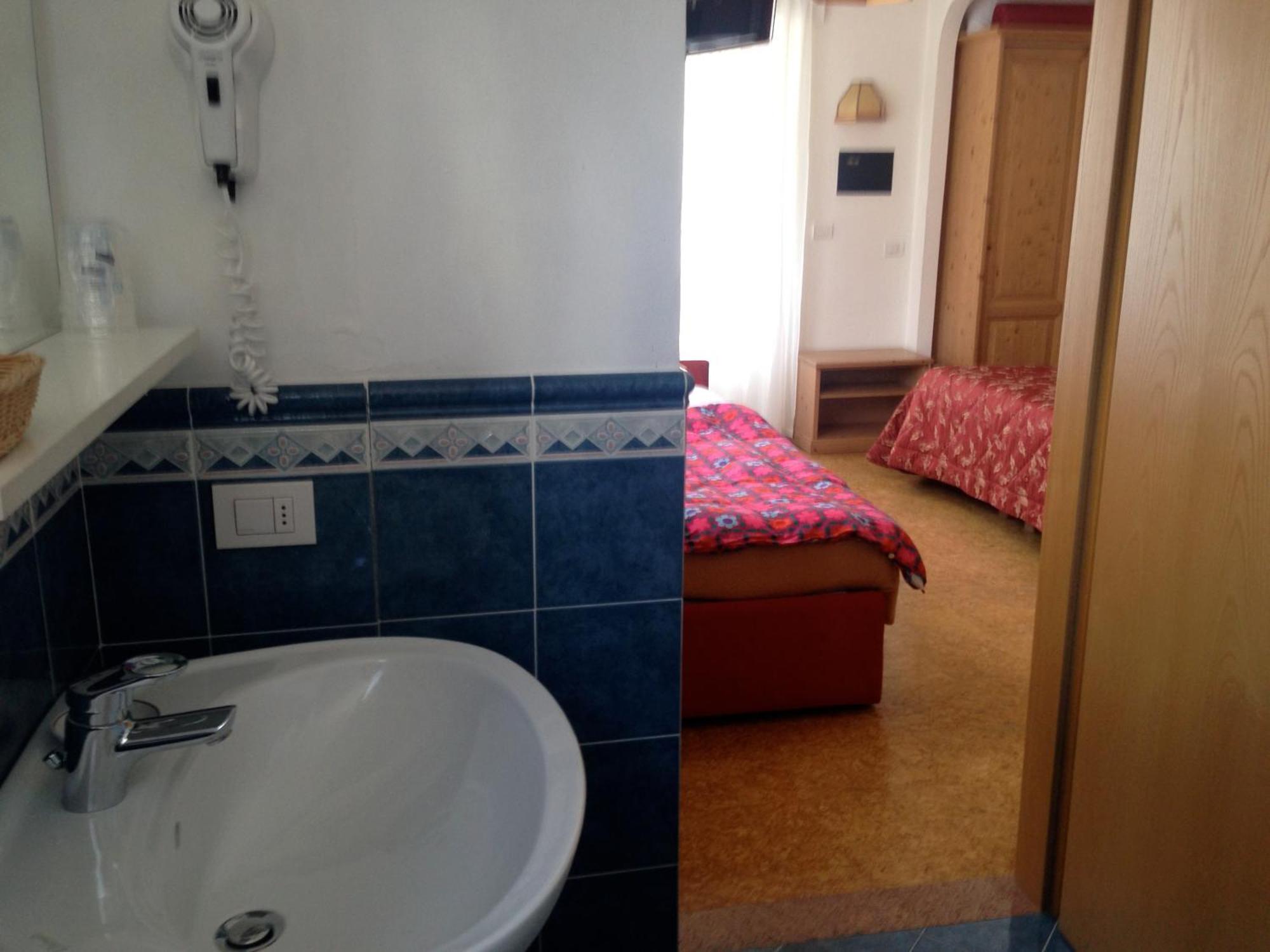 Liz Hotel & Apartments Predazzo Rum bild